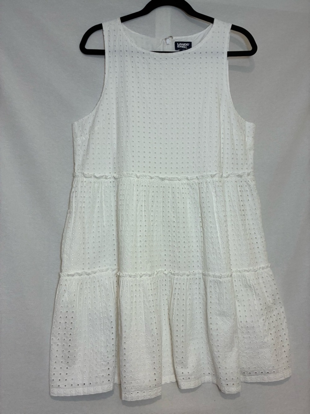 Lands’ End Sleeveless Eyelet Knee Length Tiered Dress Women’s Size M Feminine